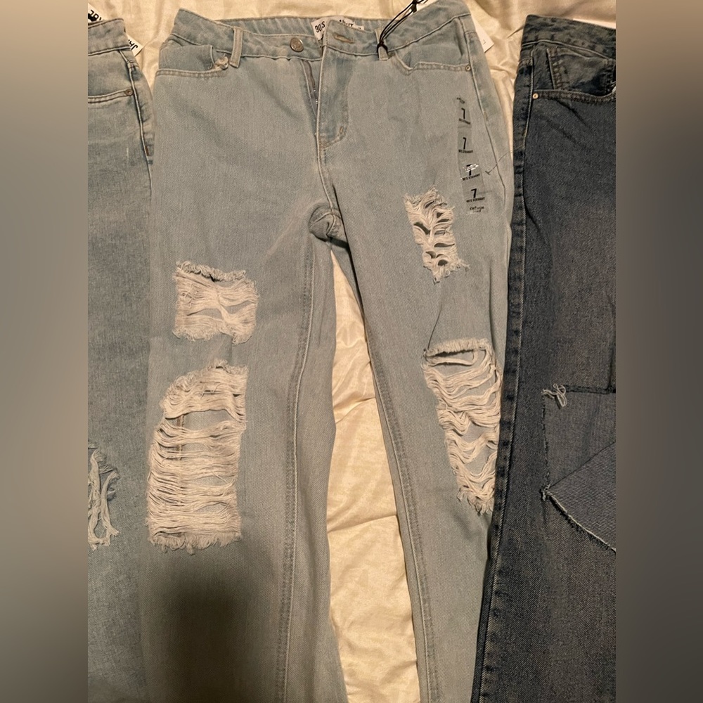 Jeans - Picture 2 of 3